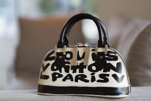 Vuitton location de sac paris 16eme